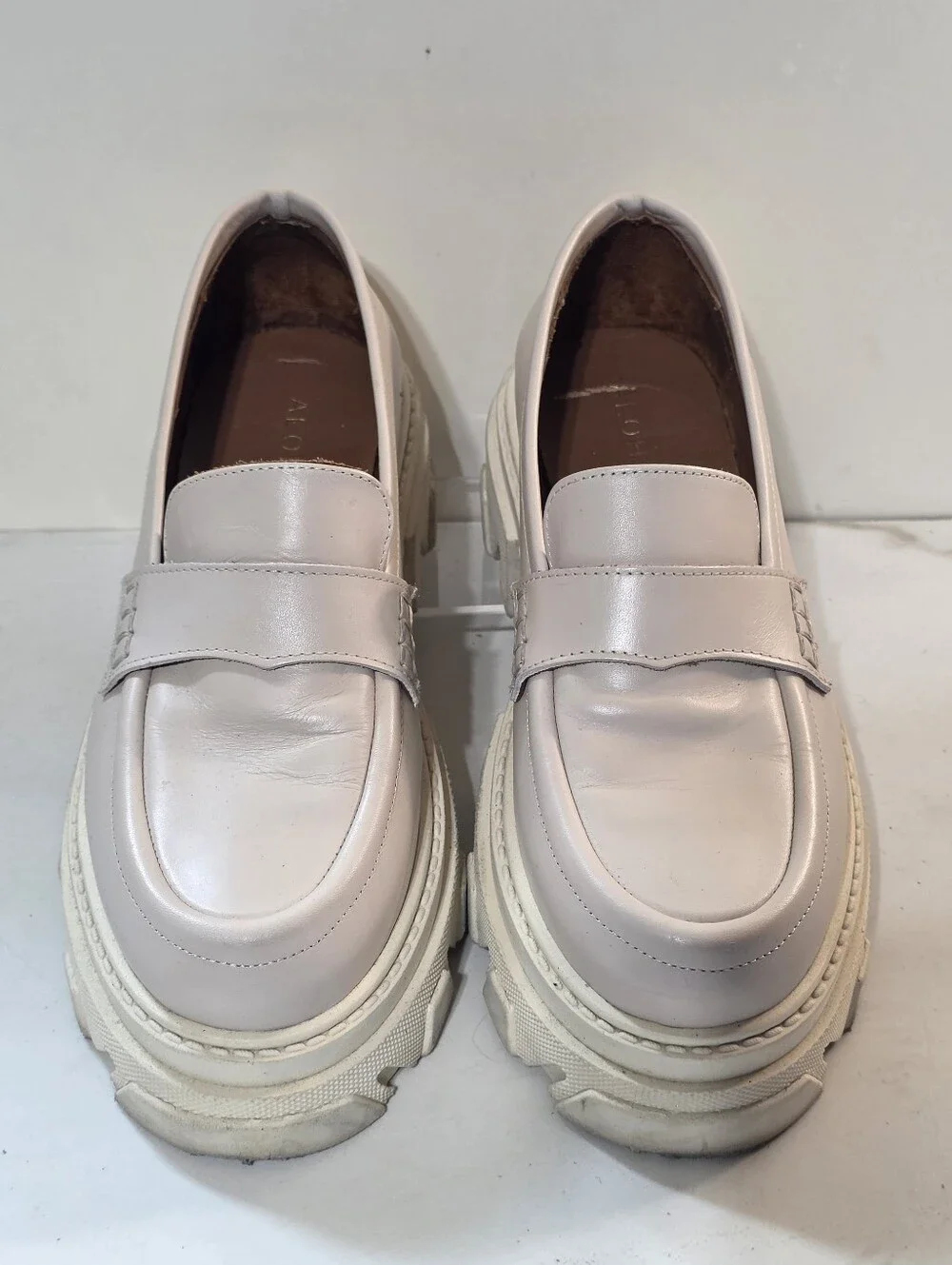 ALOHAS TRAILBLAZER LEATHER LOAFERS CREAM IVORY SZ 39(US 8-8.5)